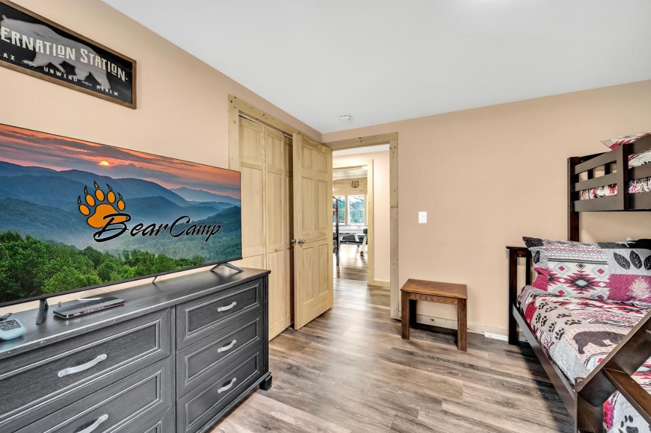 Whispering Winds, Hot Tub, Game Room, Wifi, 1089 Free Tickets Each Paid Day, Dollywood And More Гатлинбург Экстерьер фото