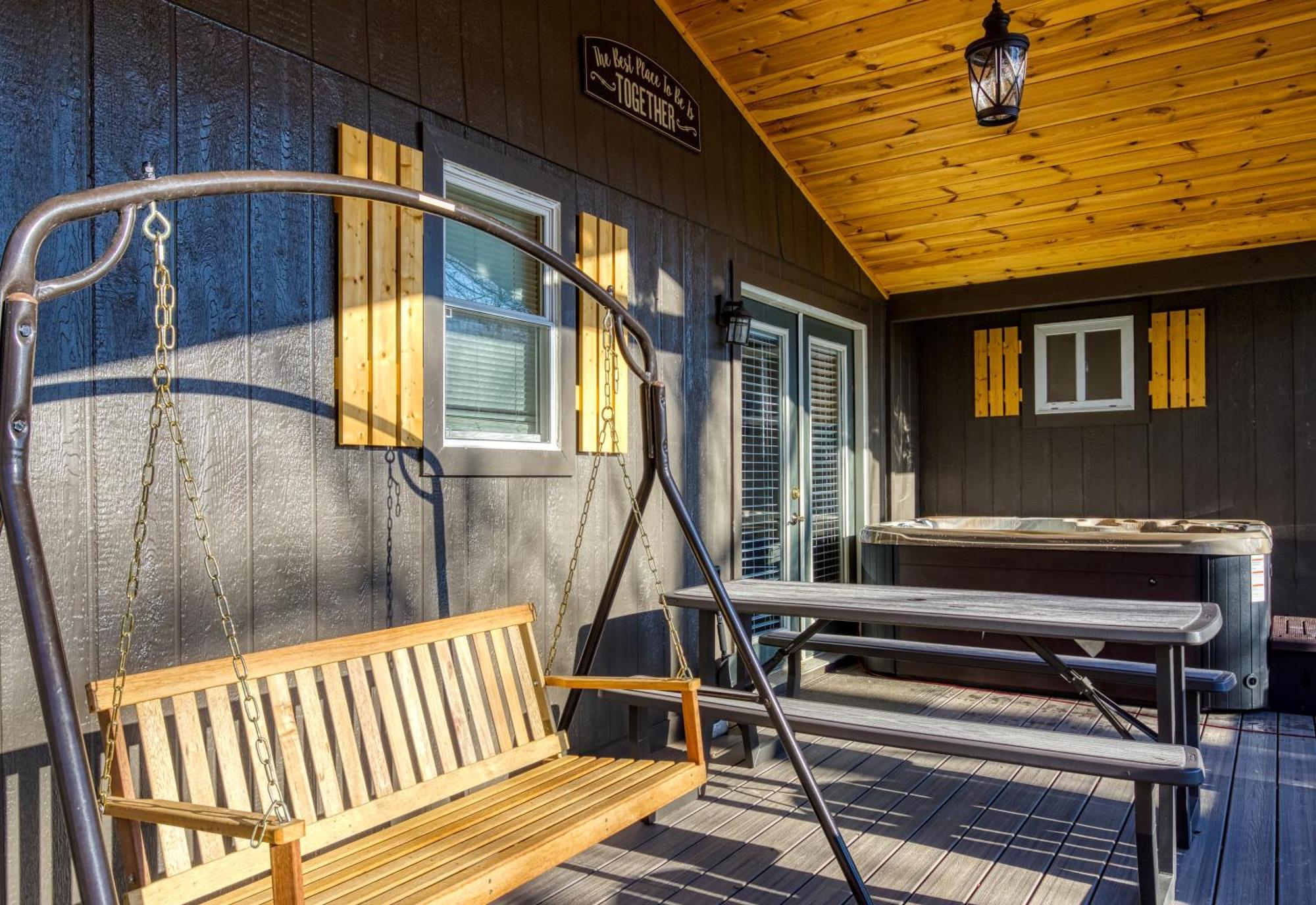 Whispering Winds, Hot Tub, Game Room, Wifi, 1089 Free Tickets Each Paid Day, Dollywood And More Гатлинбург Экстерьер фото