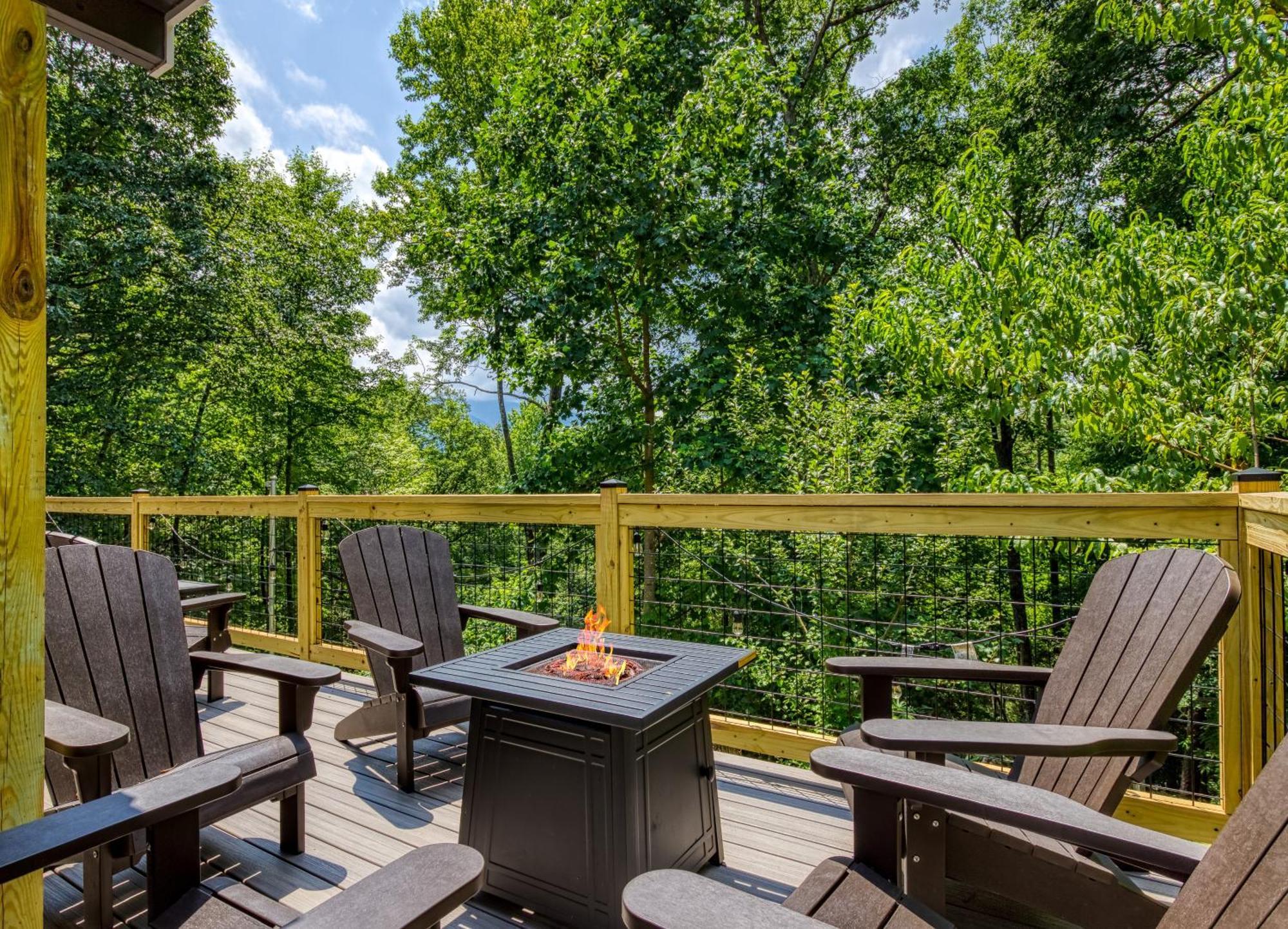 Whispering Winds, Hot Tub, Game Room, Wifi, 1089 Free Tickets Each Paid Day, Dollywood And More Гатлинбург Экстерьер фото